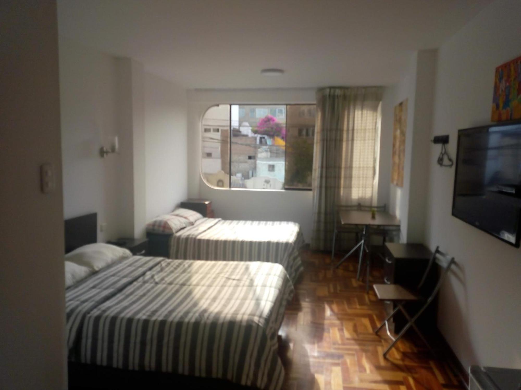 Peruvian Family Hostal Miraflores Лима Стая снимка