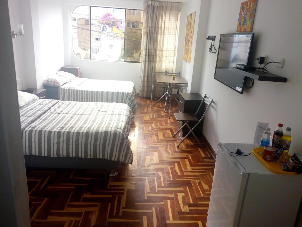 Peruvian Family Hostal Miraflores Лима Екстериор снимка